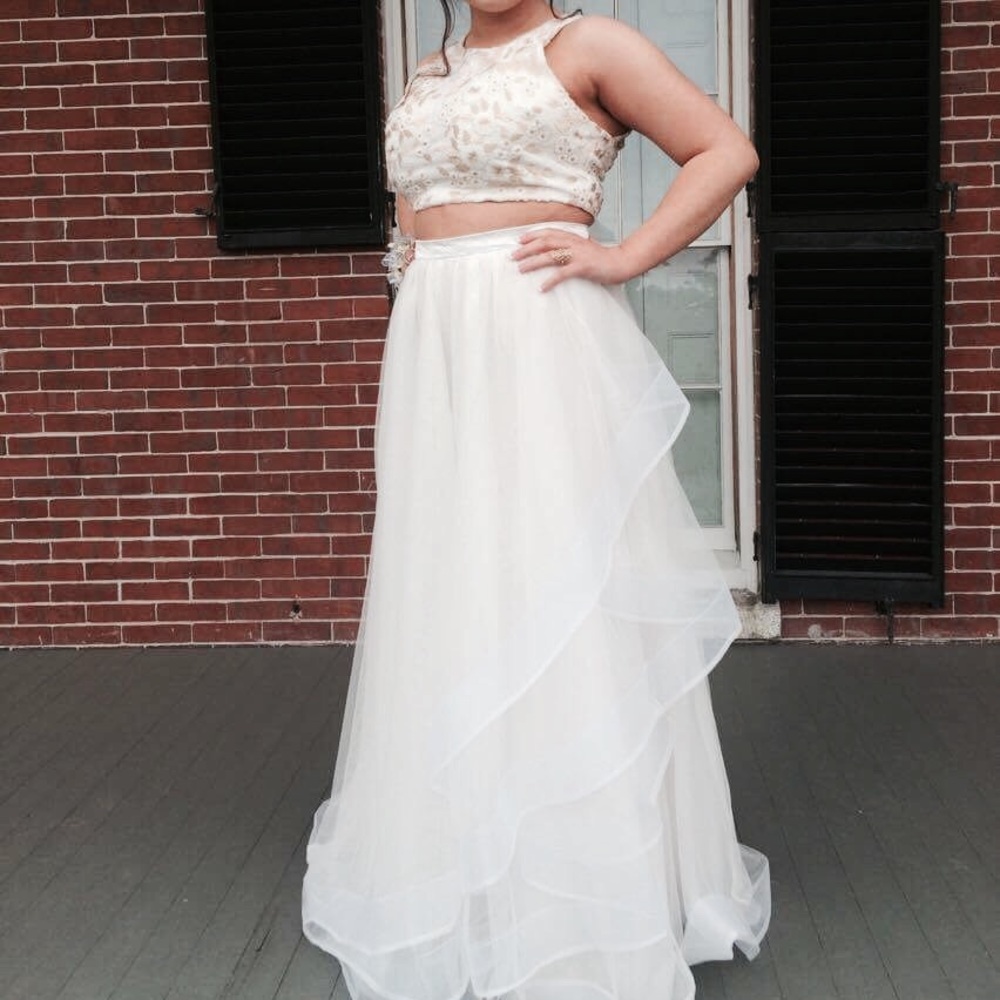 Beautiful white and gold prom dress!